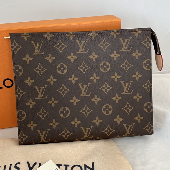 Louis Vuitton Monogram Toiletry 26 - Picture 2 of 11